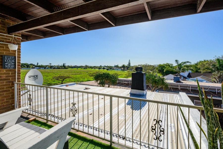 8 Bedroom Property for Sale in Summerstrand Eastern Cape